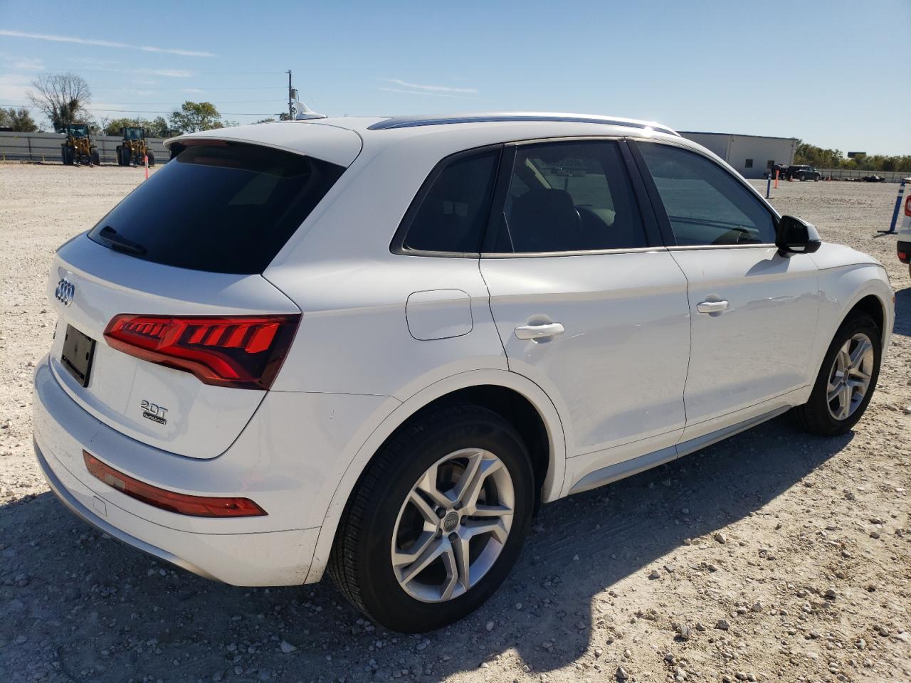 VIN WA1ANAFY9J2186582 2018 AUDI Q5 no.3