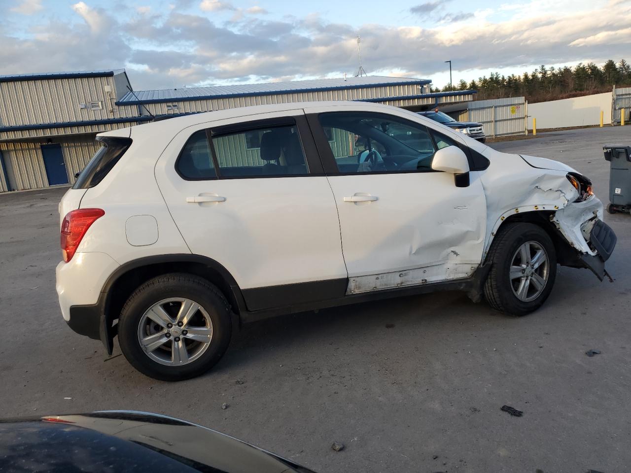2018 Chevrolet Trax - Image 3
