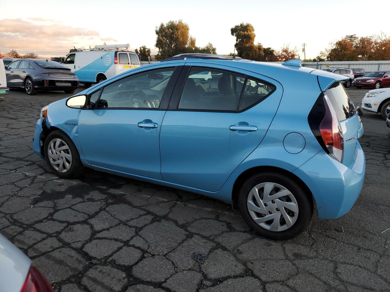 2015 Toyota Prius - Image 2