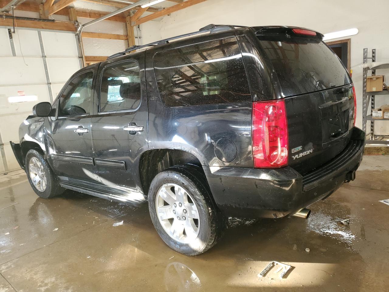 2011 GMC Yukon - Image 2