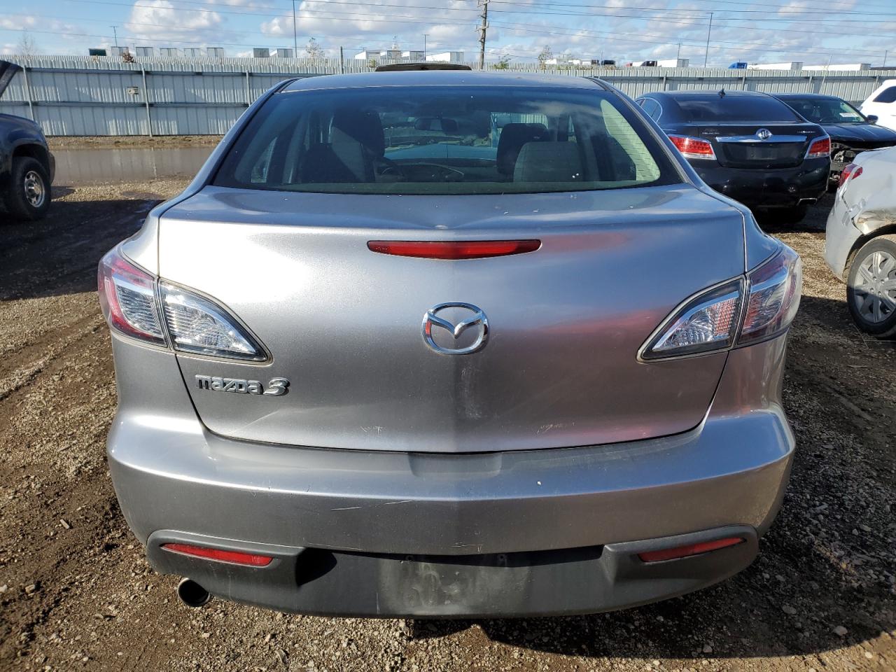 2011 Mazda 3 - Image 6