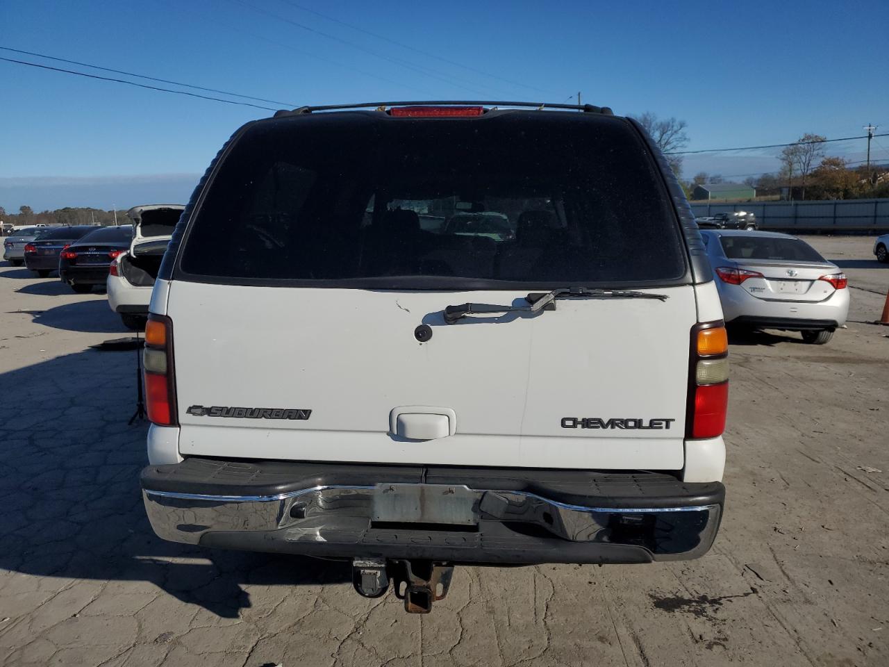 2004 Chevrolet Suburban - Image 6