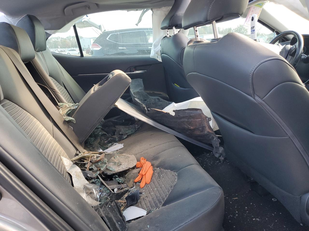 2019 Toyota Camry - Image 11