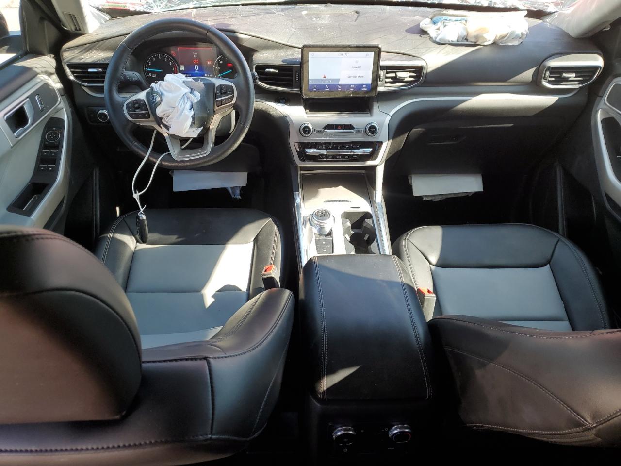 2023 Ford Explorer - Image 8