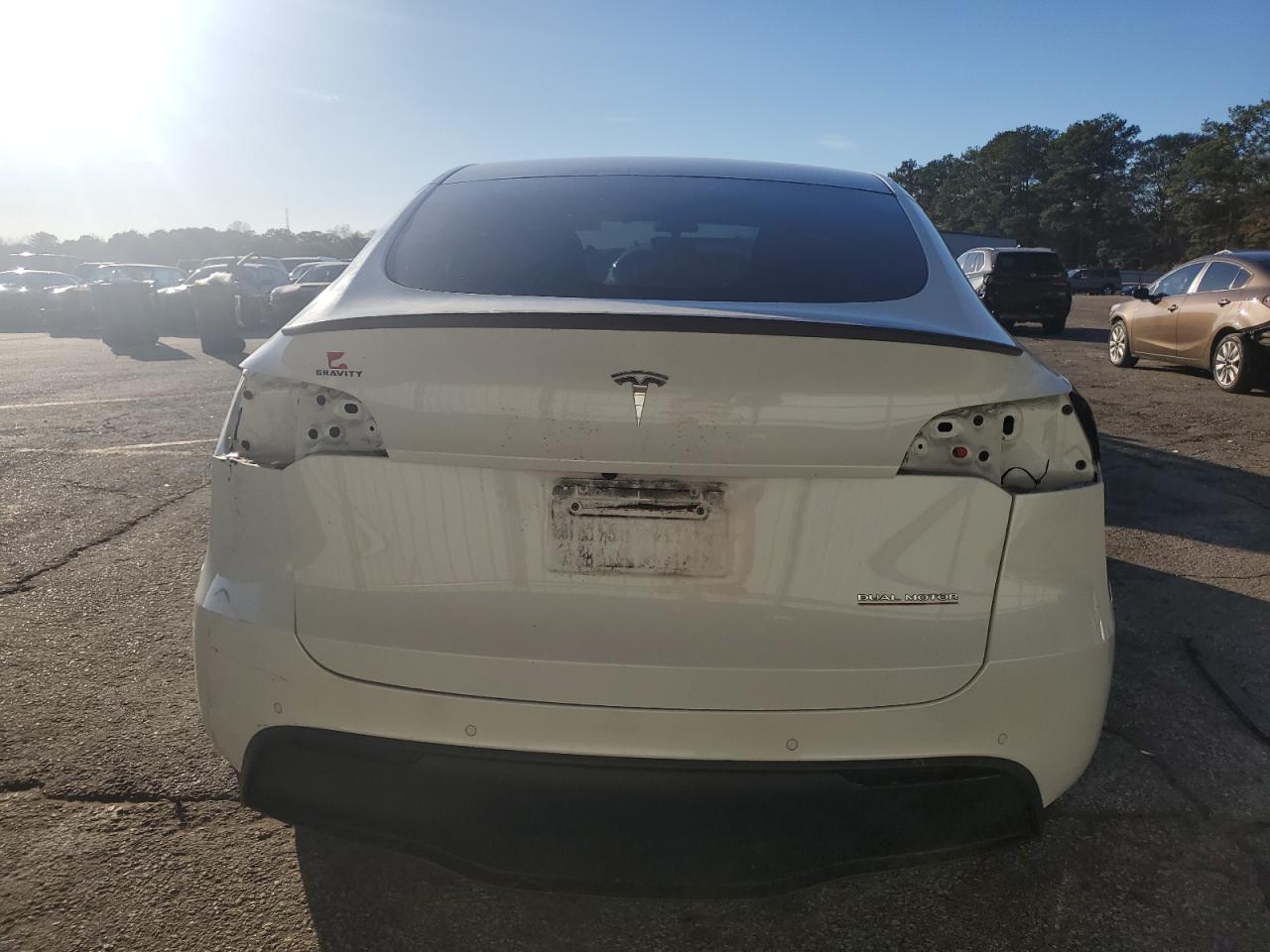 VIN 7SAYGDEF0NF328775 2022 TESLA MODEL Y no.6