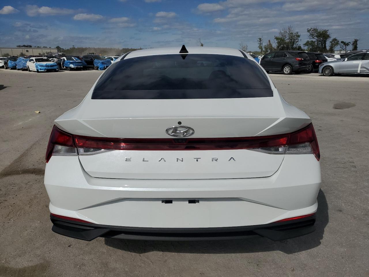 2021 Hyundai Elantra - Image 6