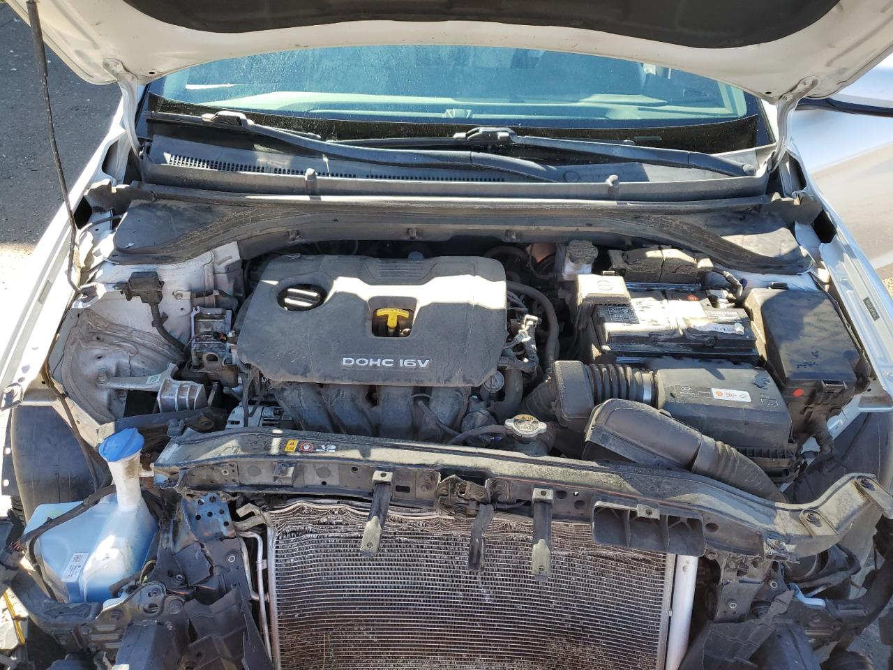 2018 Hyundai Elantra - Image 11