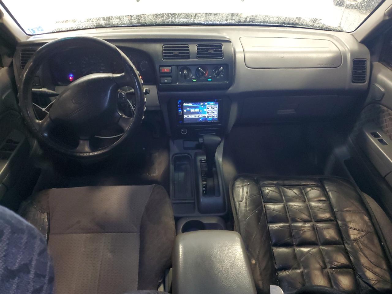 2000 Nissan XTerra - Image 8