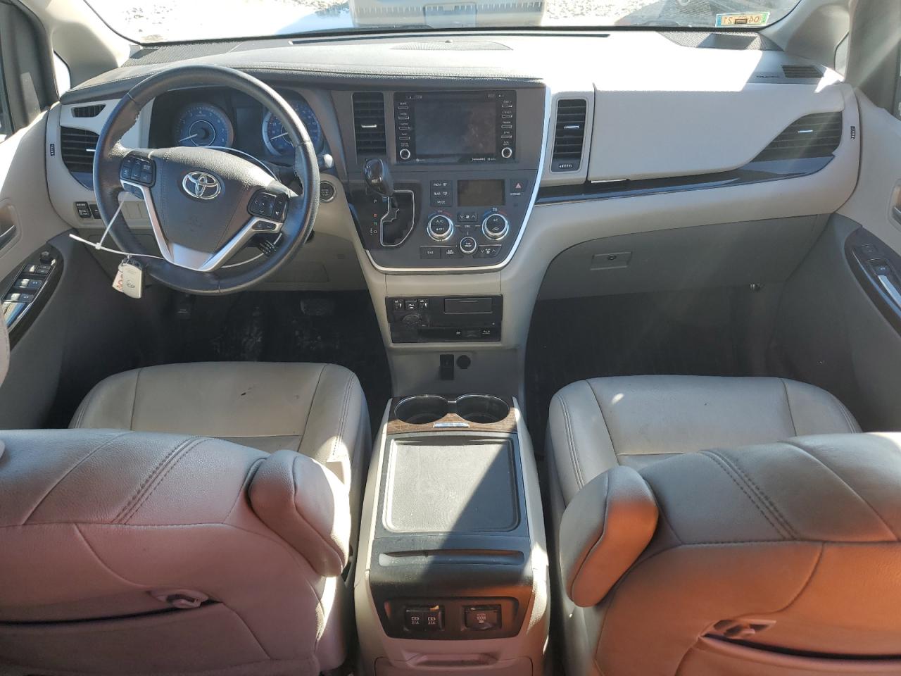 2020 Toyota Sienna - Image 8