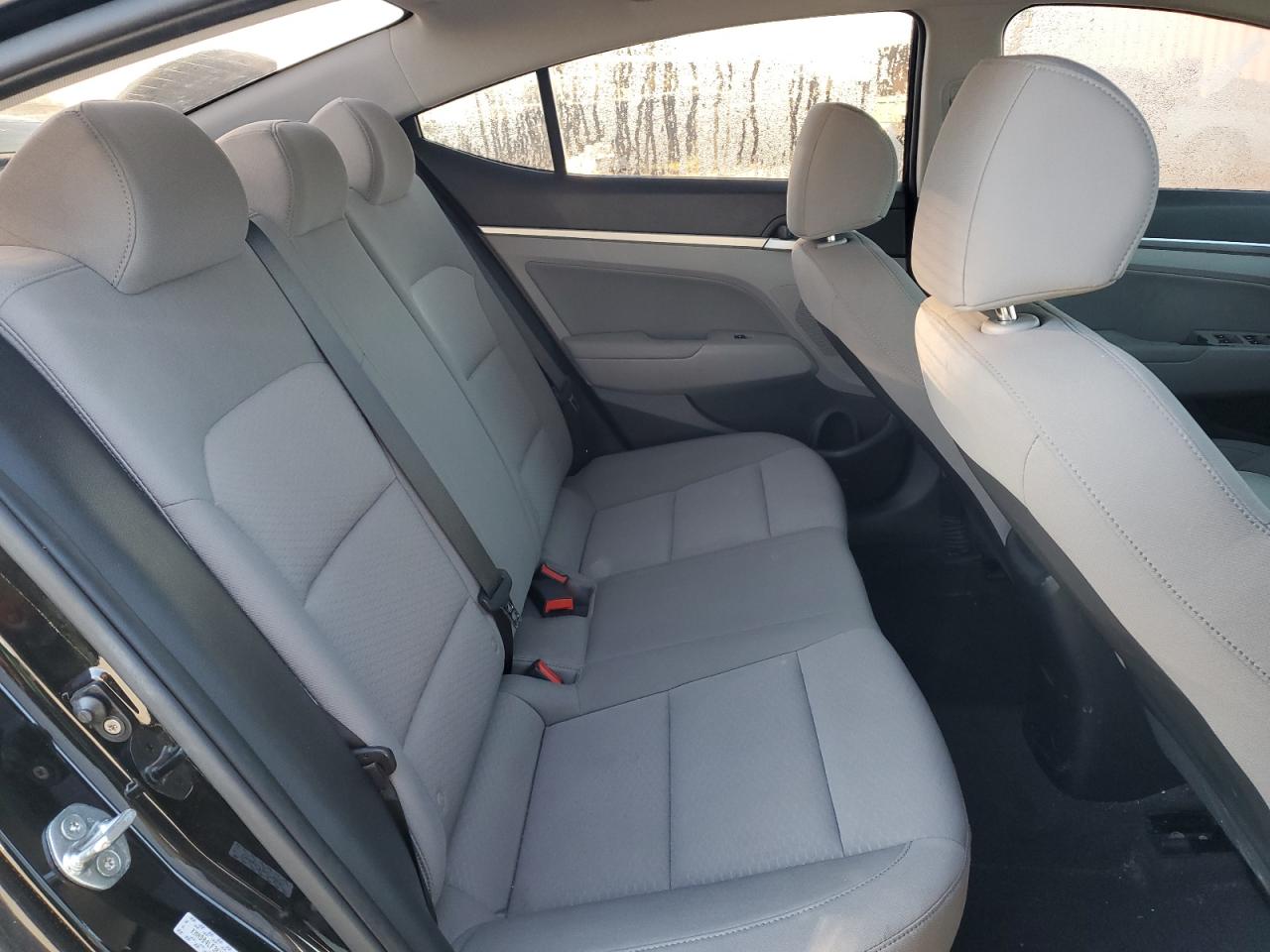 2019 Hyundai Elantra - Image 10