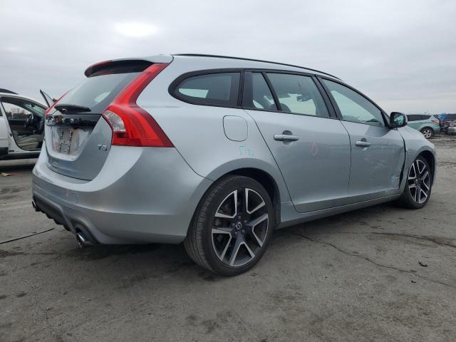  VOLVO V60 2018 Серебристый