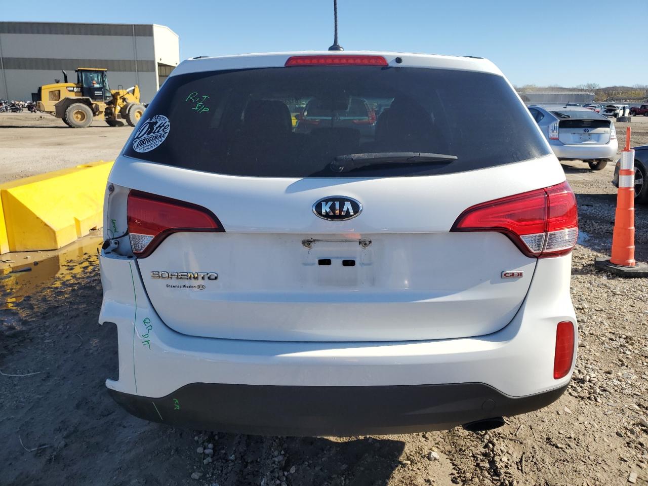 2015 Kia Sorento Lx VIN: 5XYKTCA69FG641204 Lot: 81235554