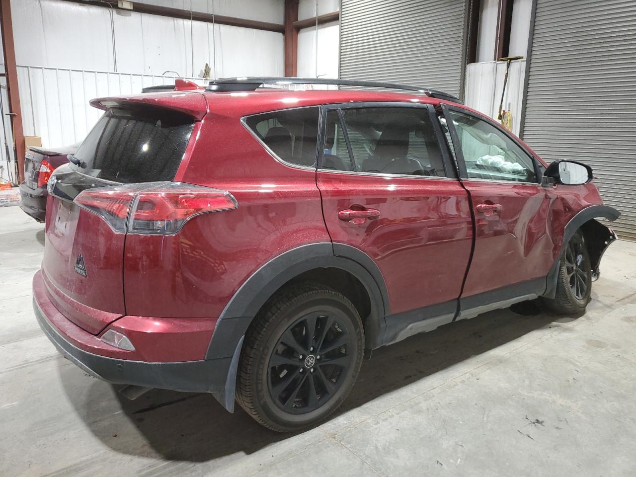 VIN 2T3RFREV2JW724820 2018 TOYOTA RAV4 no.3