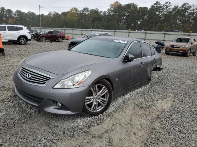 2015 Infiniti Q40 