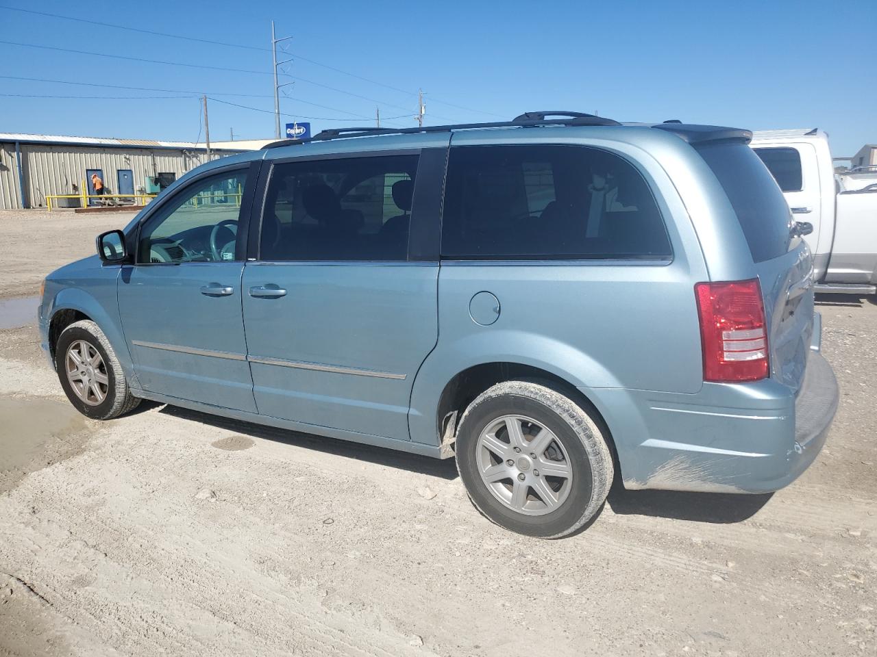 2010 Chrysler Town & Country - Image 2
