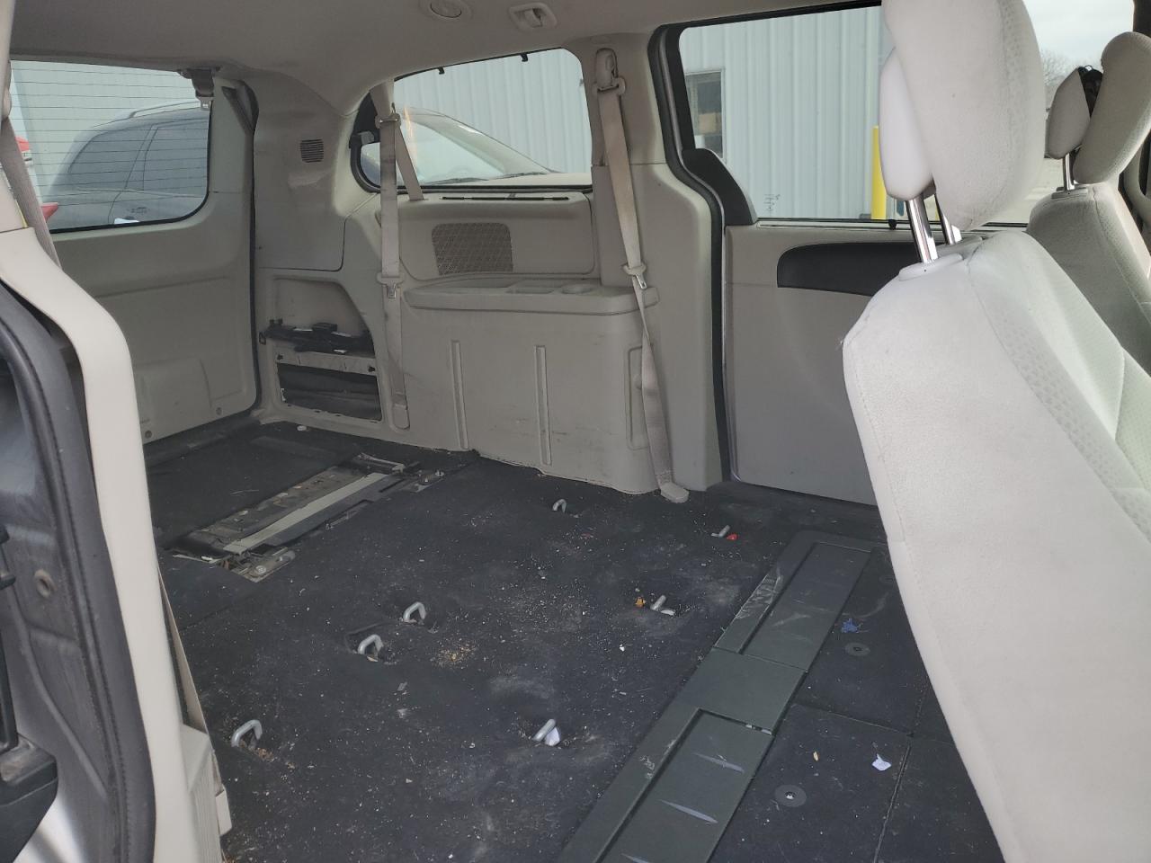 2013 Dodge Caravan - Image 10