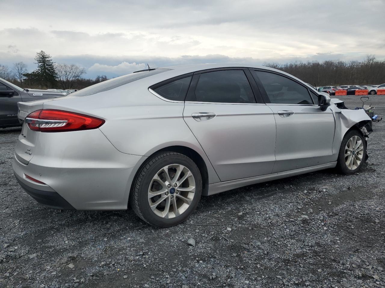 2019 Ford Fusion - Image 3