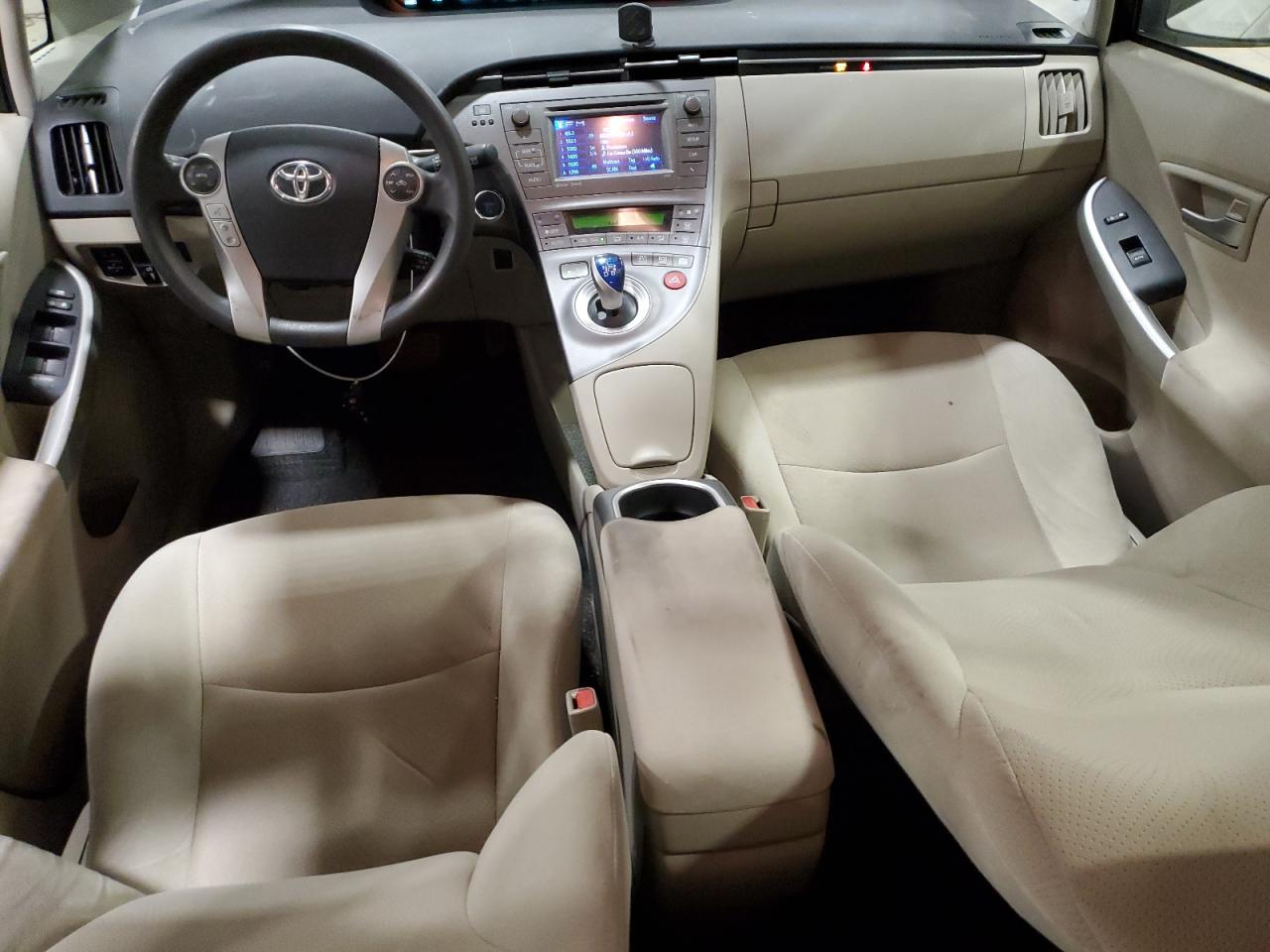 2014 Toyota Prius - Image 8