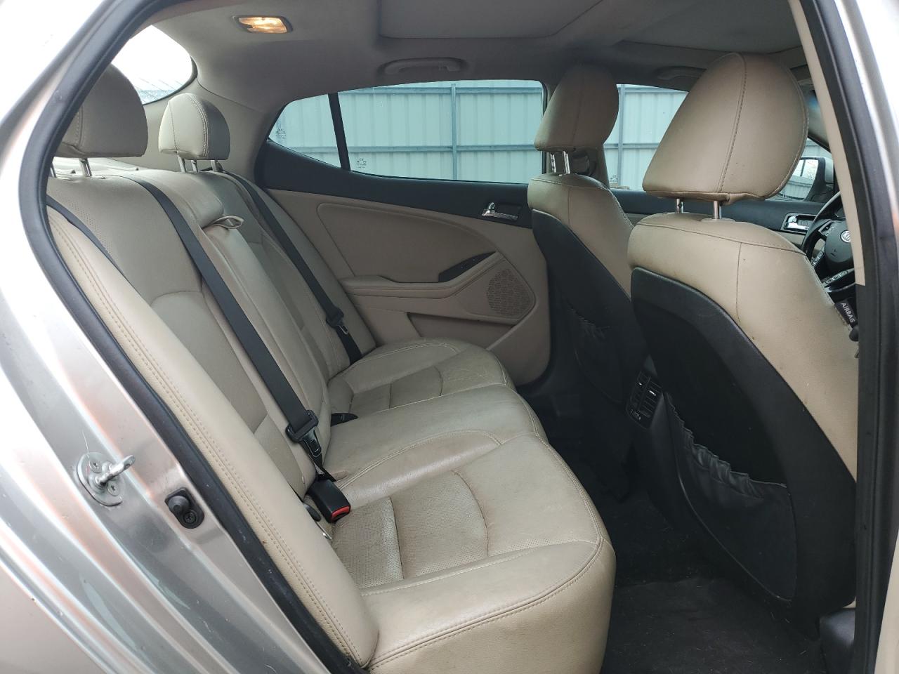 2012 Kia Optima - Image 10