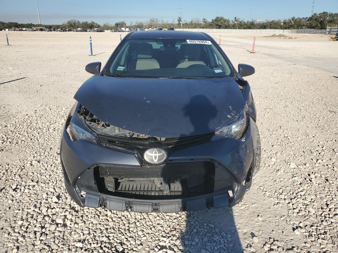 VIN 5YFBURHEXJP758467 2018 TOYOTA COROLLA no.5