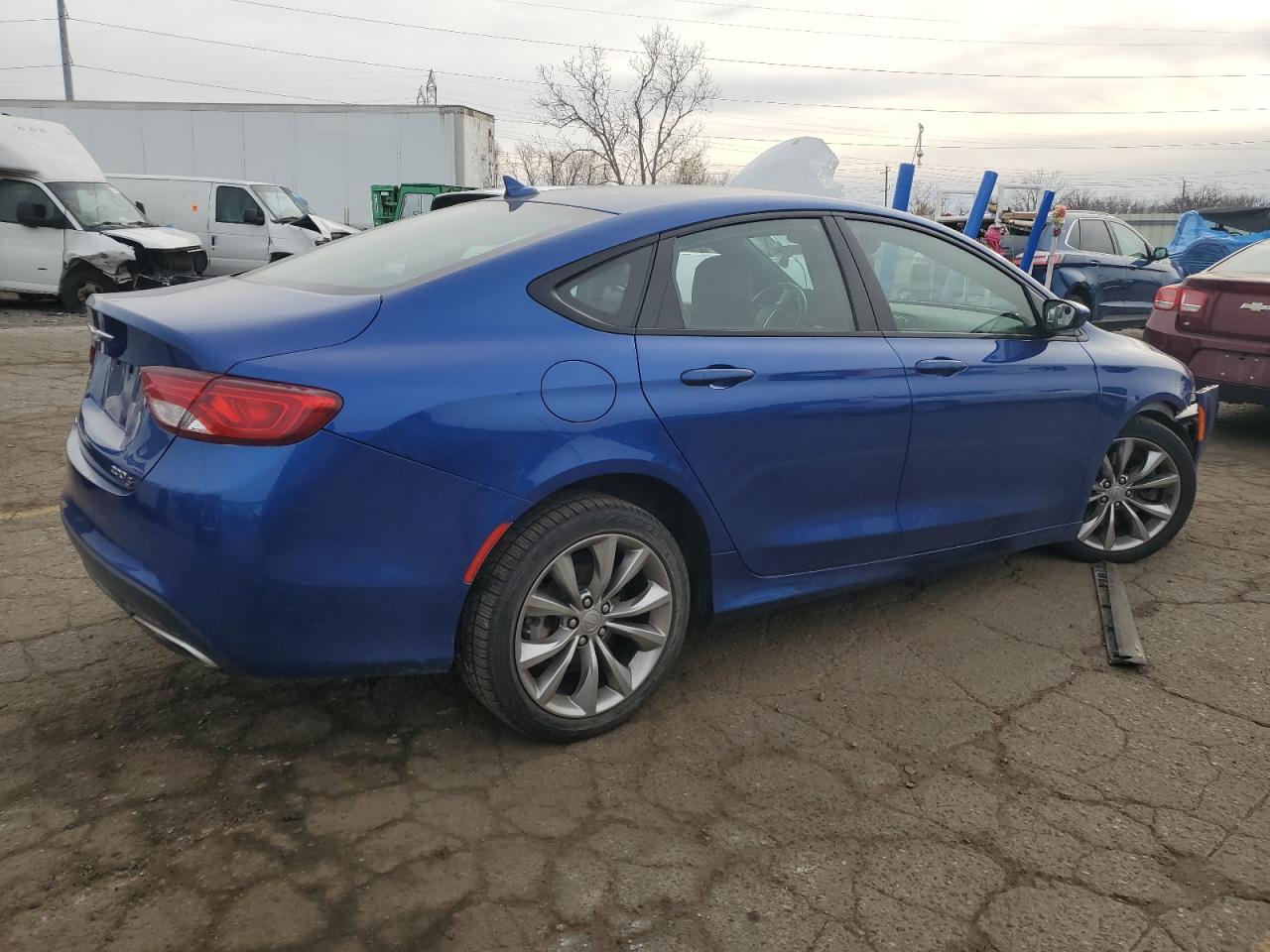 2016 Chrysler 200 - Image 3