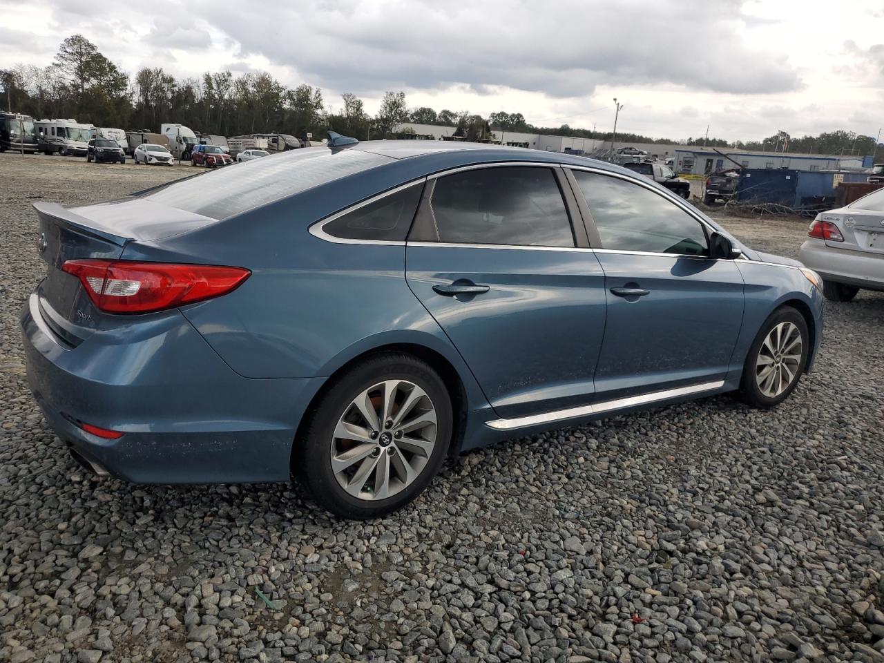 2016 Hyundai Sonata - Image 3