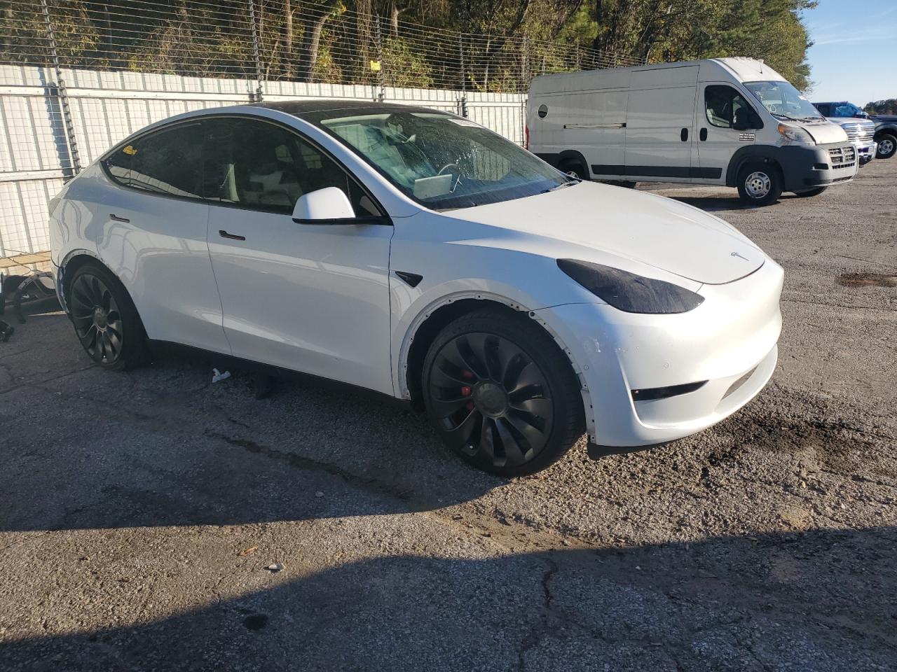 VIN 7SAYGDEF0NF328775 2022 TESLA MODEL Y no.4