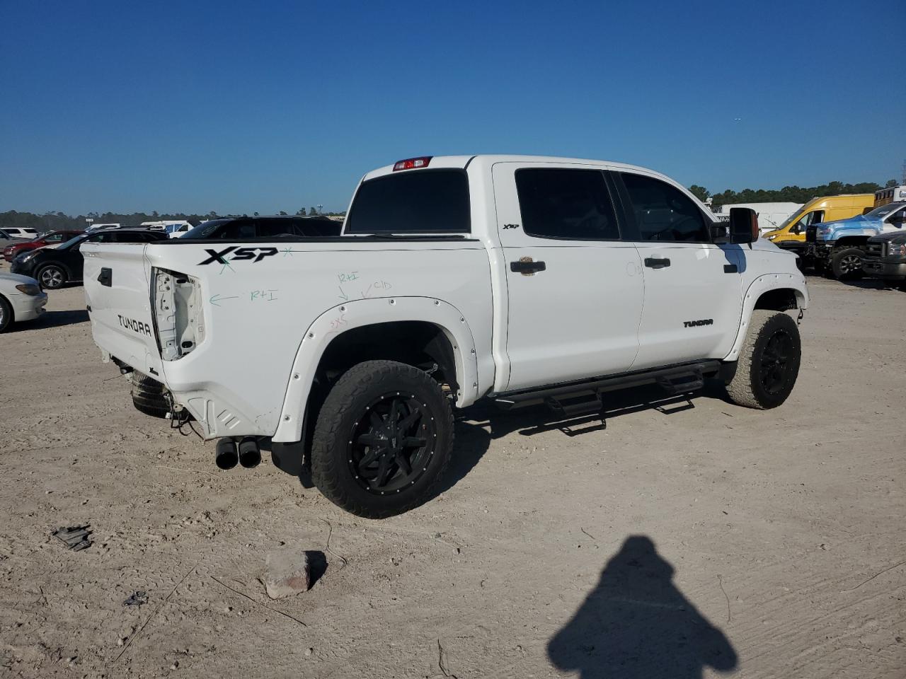 VIN 5TFDW5F18HX666197 2017 TOYOTA TUNDRA no.3