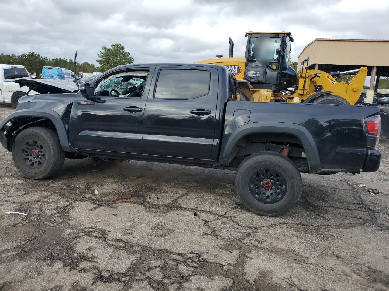 2019 Toyota Tacoma - Image 2