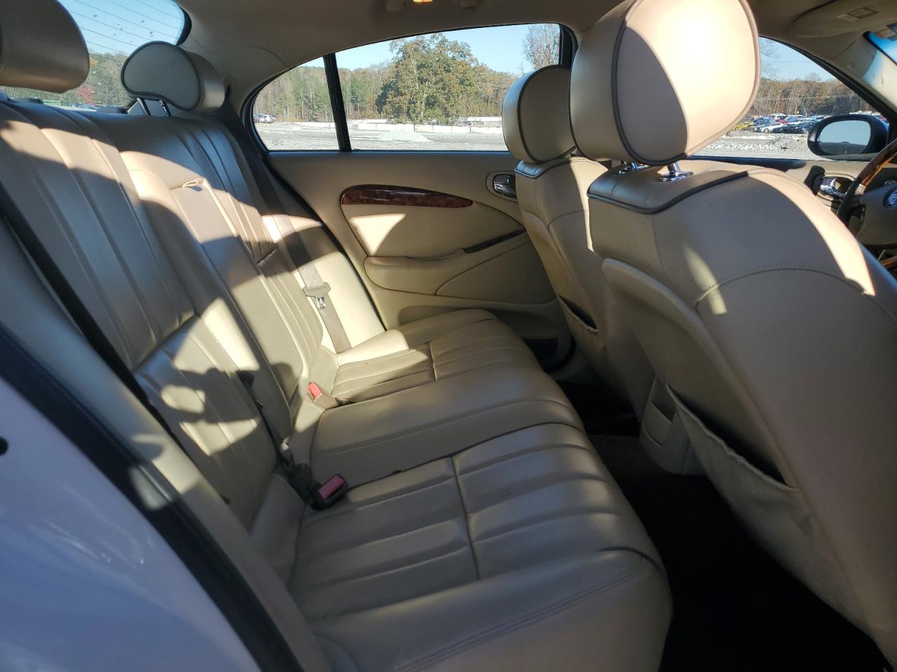 2007 Jaguar S-Type - Image 10