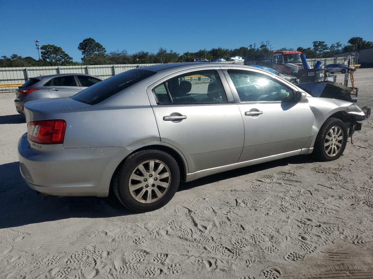 2009 Mitsubishi Galant - Image 3