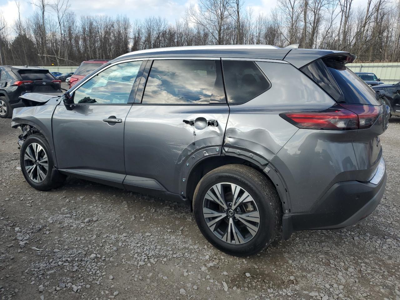 2021 Nissan Rogue - Image 2