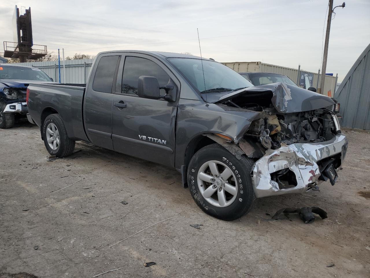 2011 Nissan Titan - Image 4