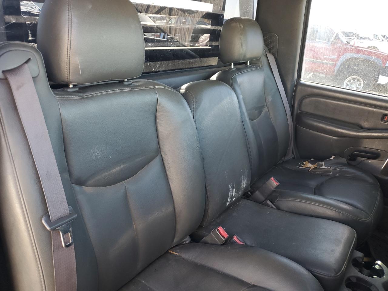 2003 Chevrolet Silverado - Image 10