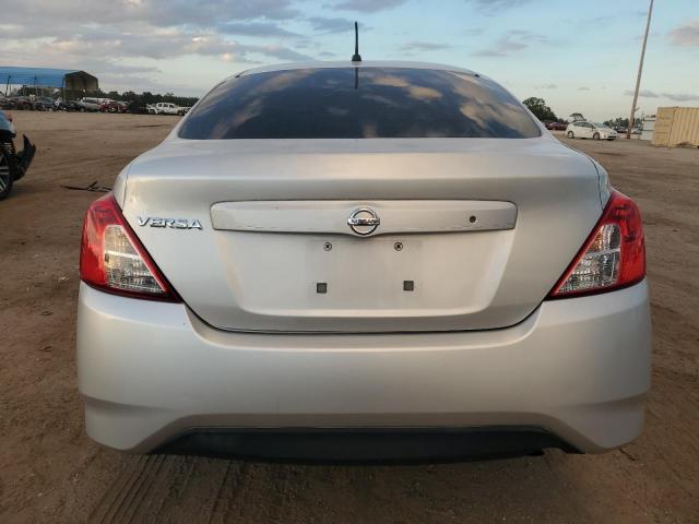  NISSAN VERSA 2016 Silver