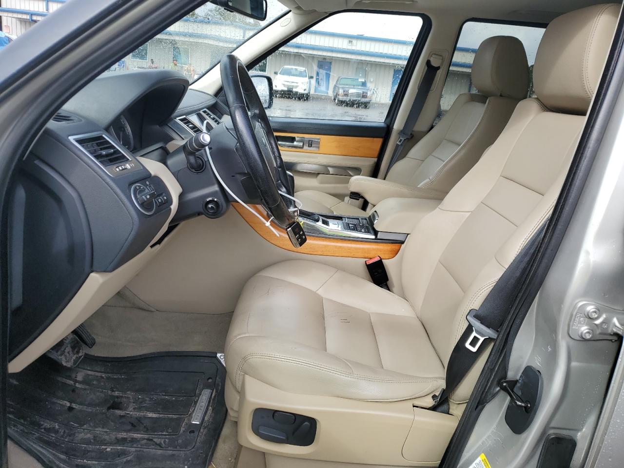 2012 Land Rover Range Rover - Image 7
