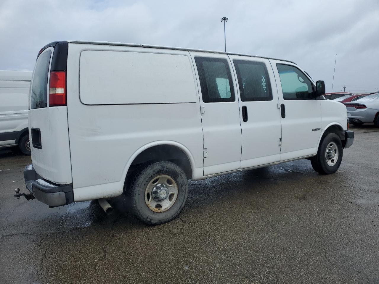 2007 Chevrolet Express - Image 3