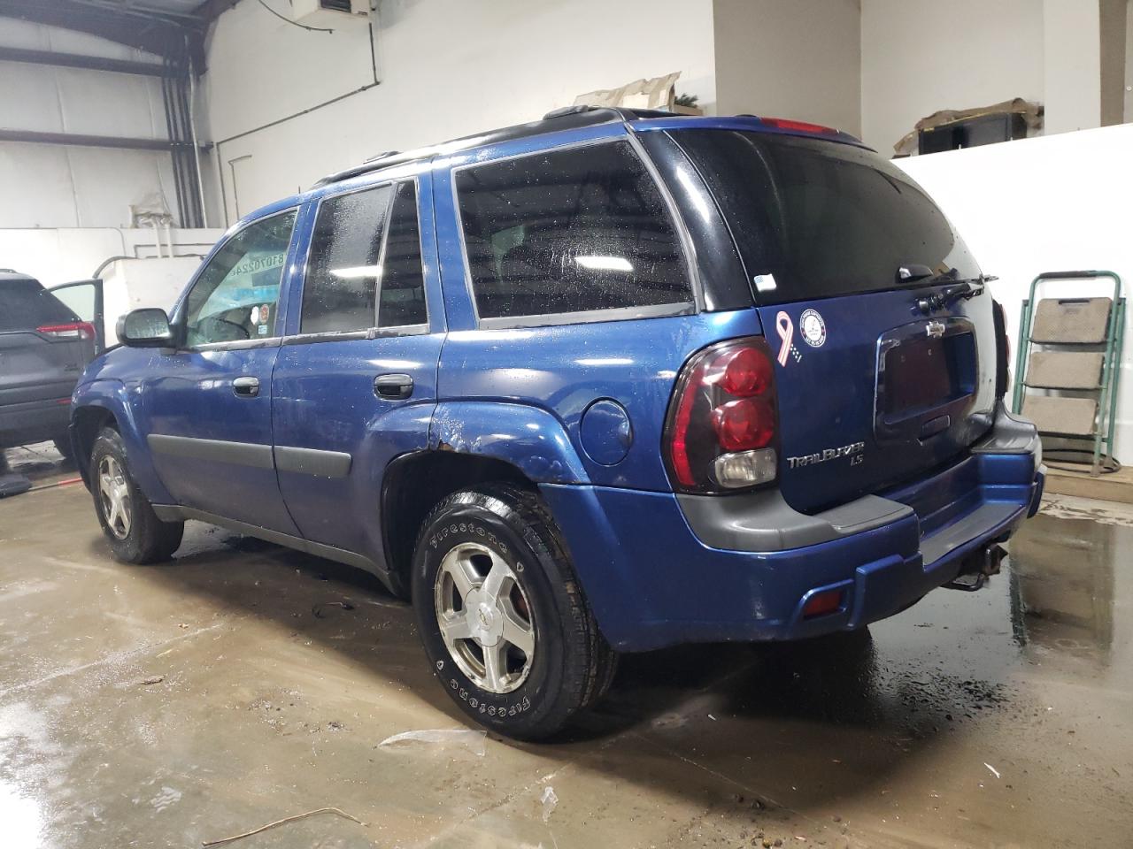 2005 Chevrolet TrailBlazer - Image 2
