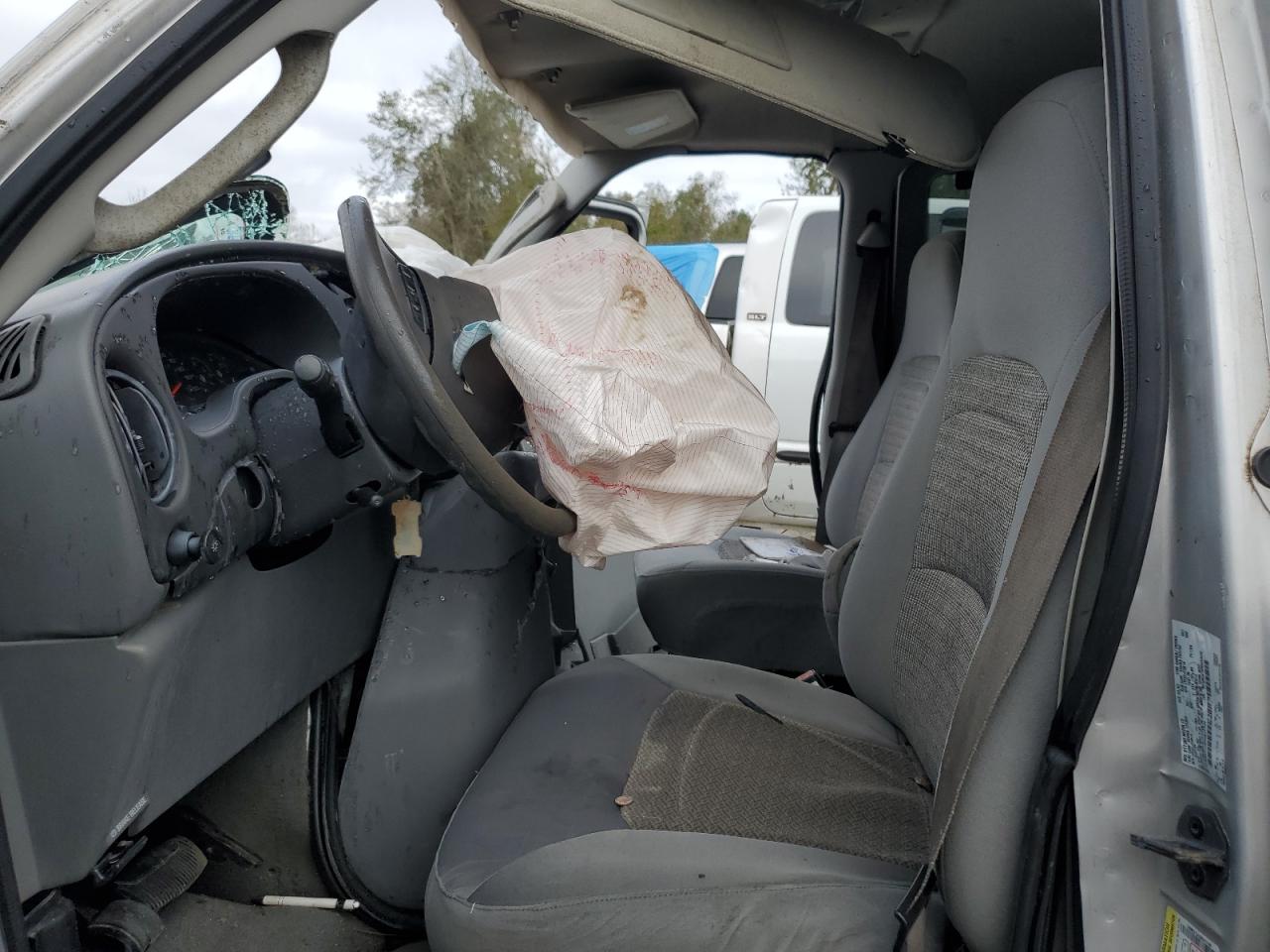 2005 Ford Econoline - Image 7