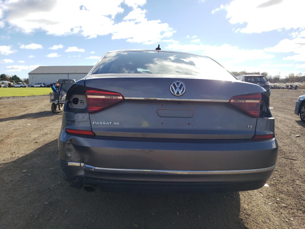 2018 Volkswagen Passat Se VIN: 1VWBA7A37JC010657 Lot: 80100184