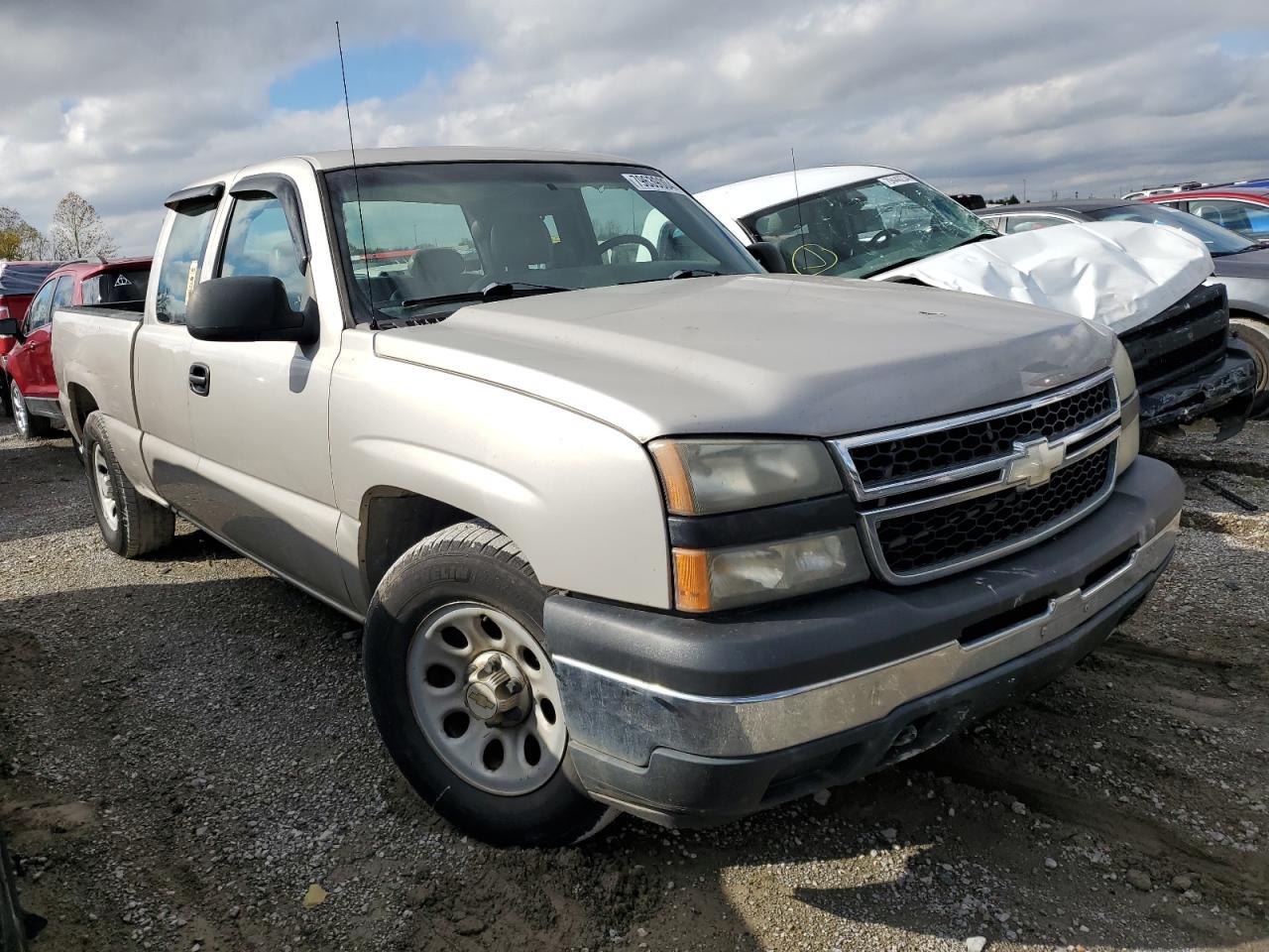 2006 Chevrolet Silverado - Image 4