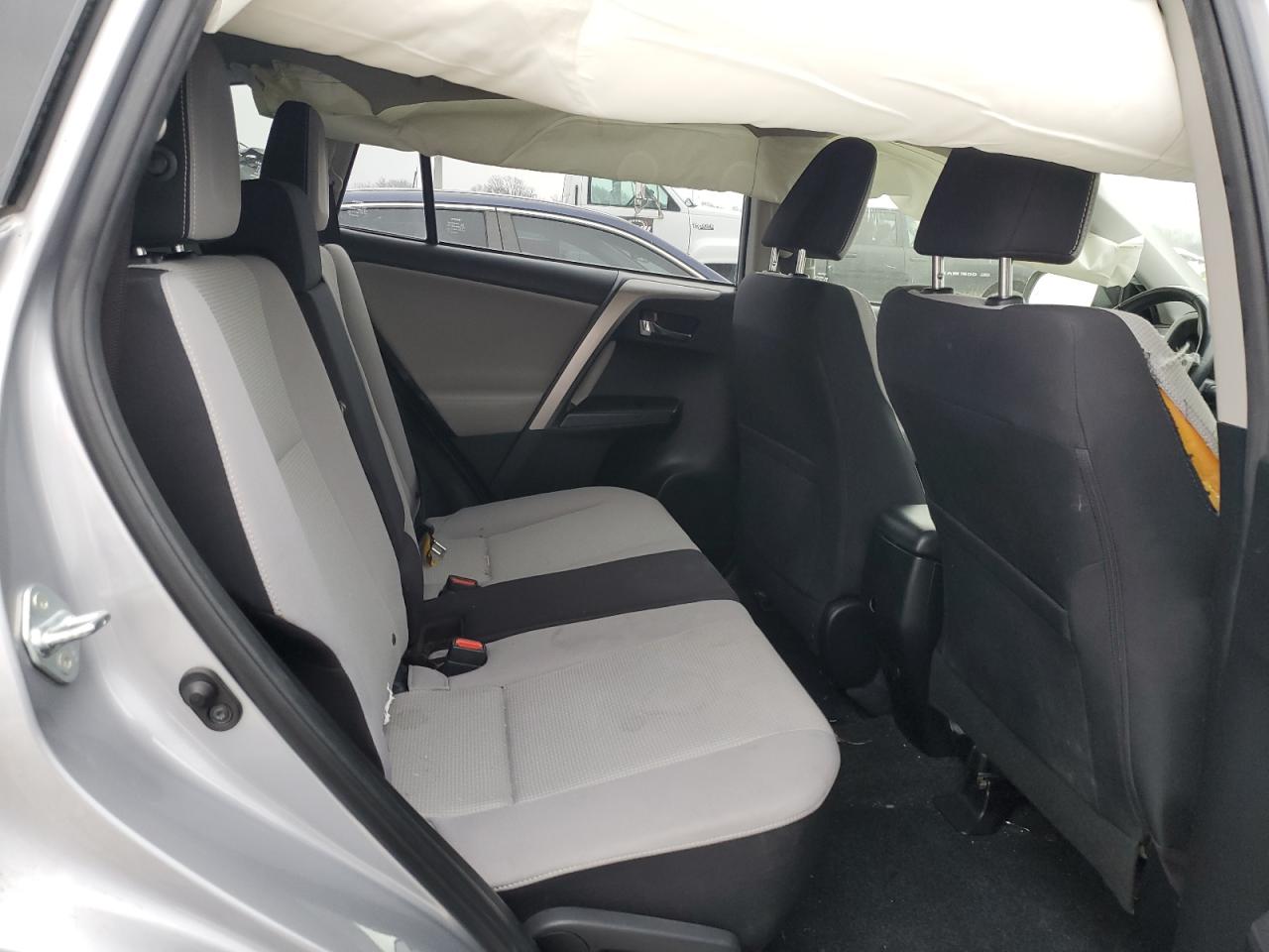 2018 Toyota RAV 4 - Image 11
