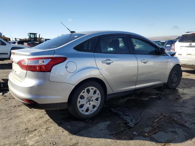 Sedans FORD FOCUS 2012 Silver