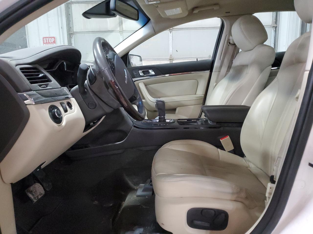 2013 Lincoln MKS - Image 7