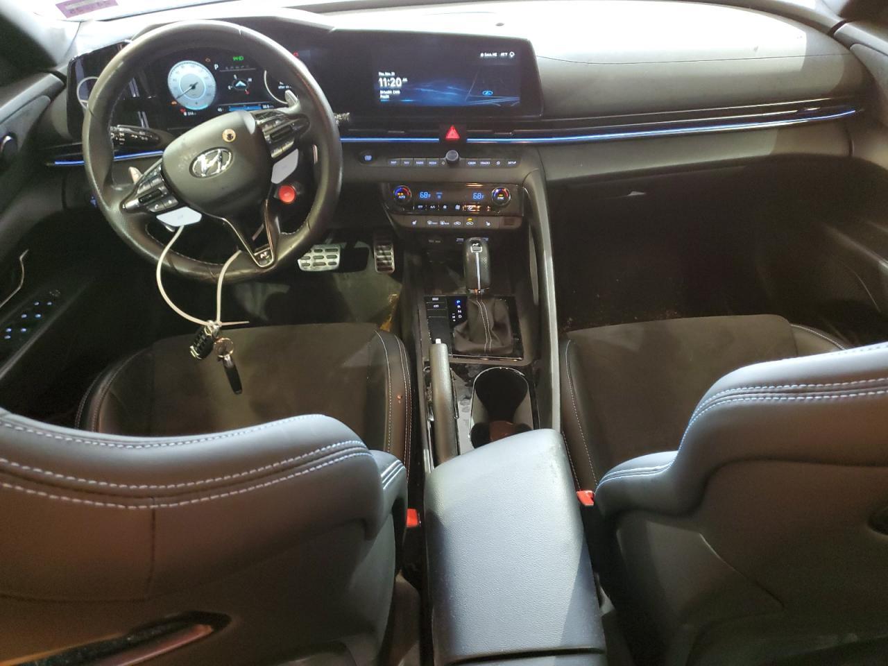 2022 Hyundai Elantra - Image 8