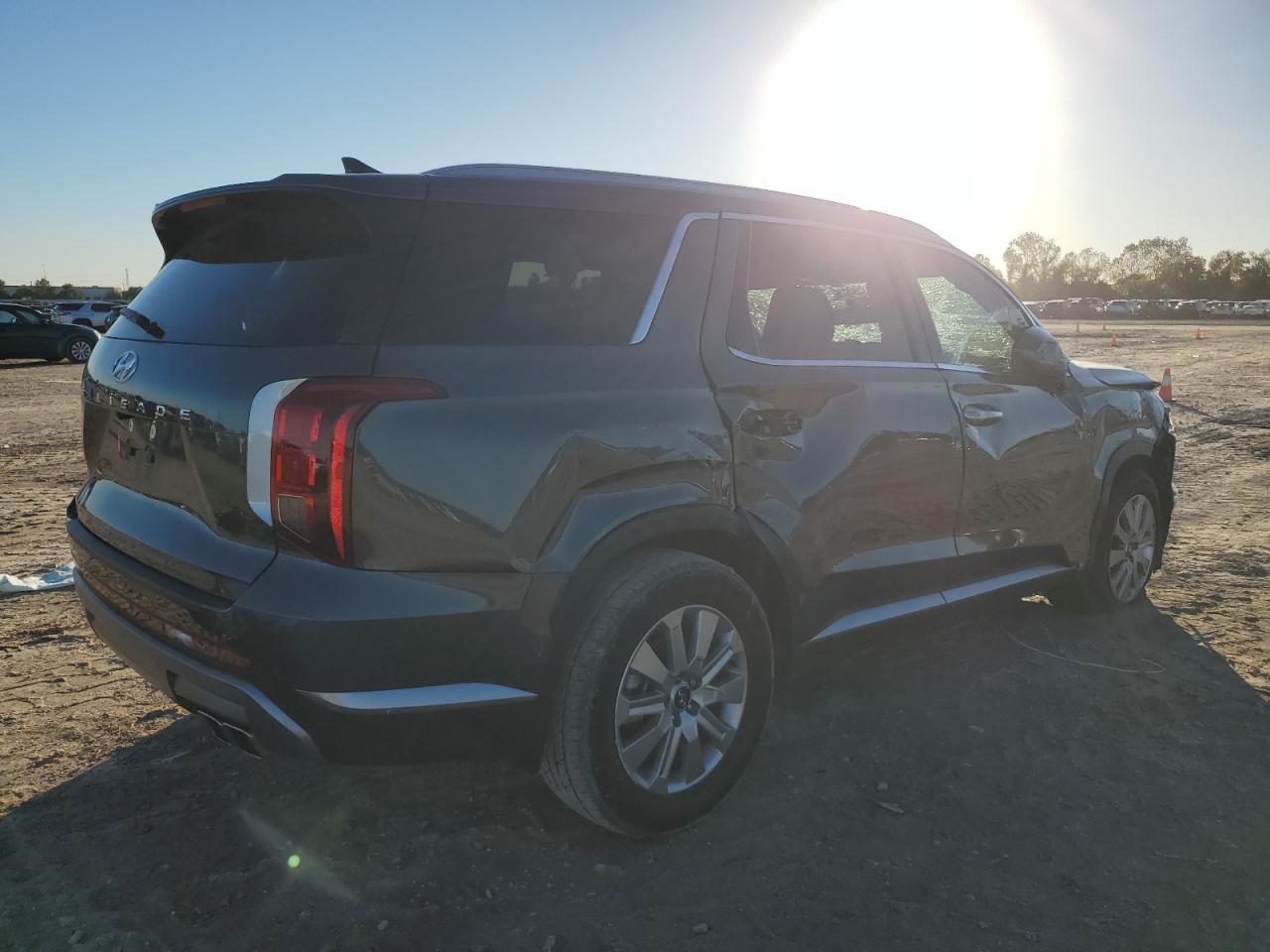 2024 Hyundai Palisade - Image 3