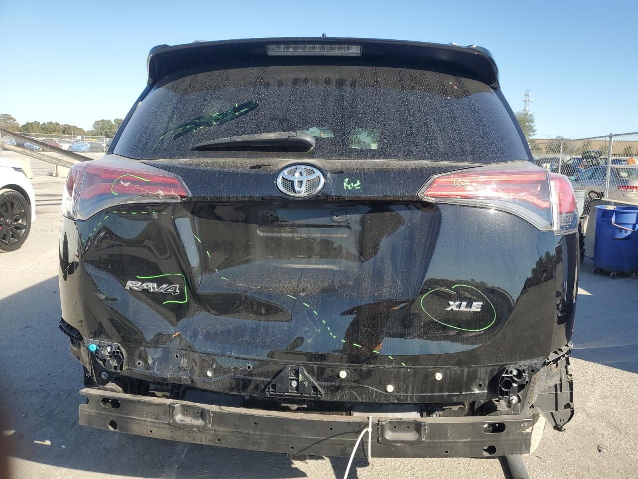 2017 Toyota Rav4 Xle VIN: 2T3WFREV5HW326448 Lot: 82110804