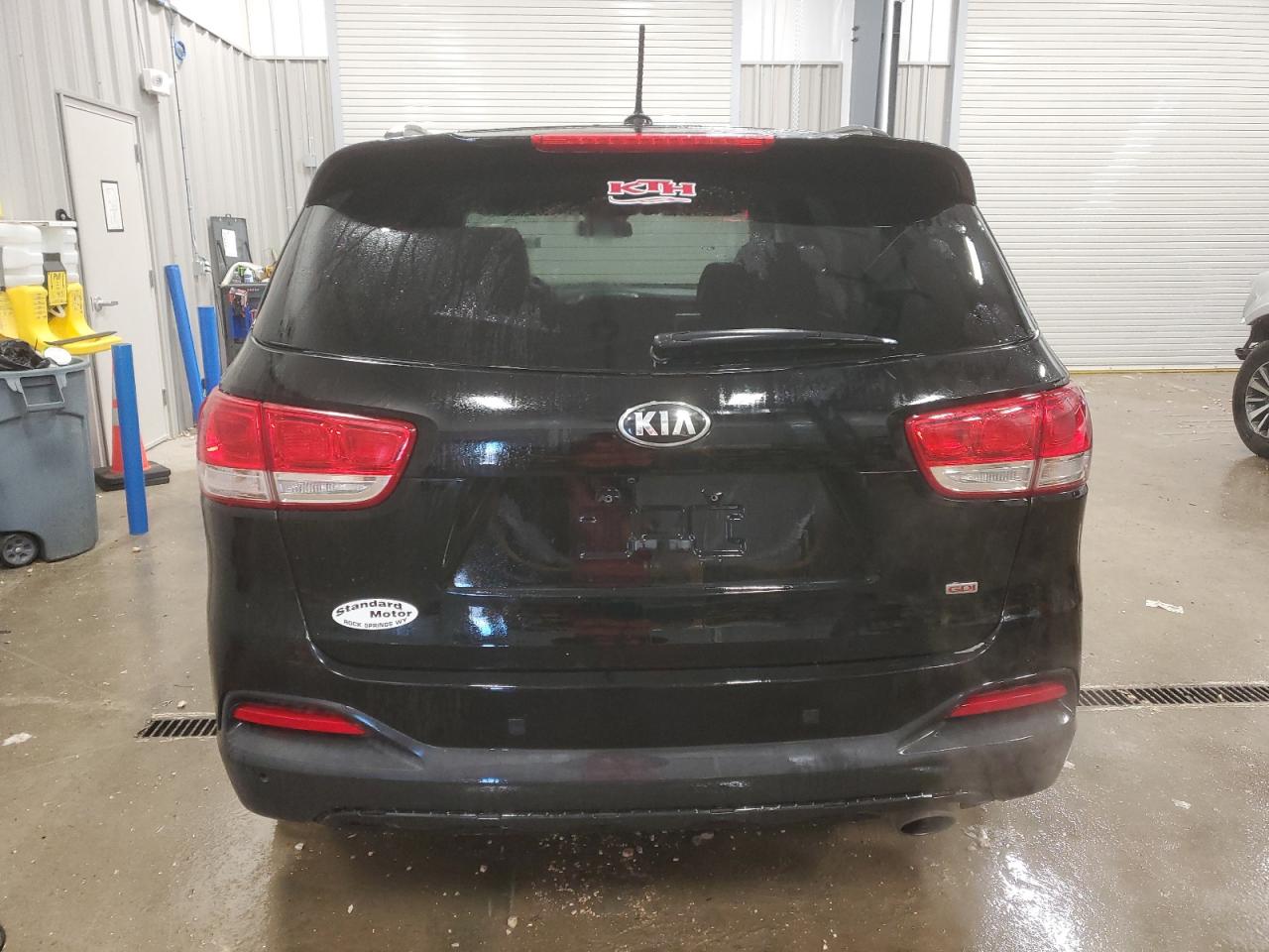 2016 Kia Sorento - Image 6