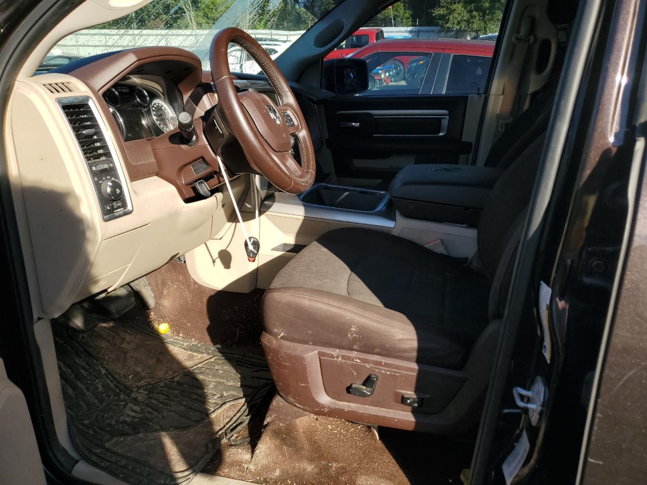 2016 RAM 1500 - Image 7