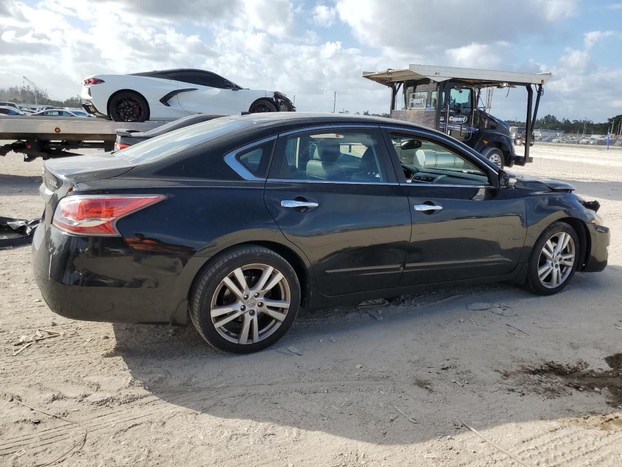 2015 Nissan Altima - Image 3